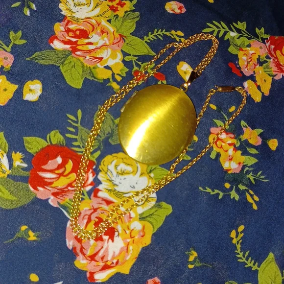 Vintage locket. - Picture 7 of 8